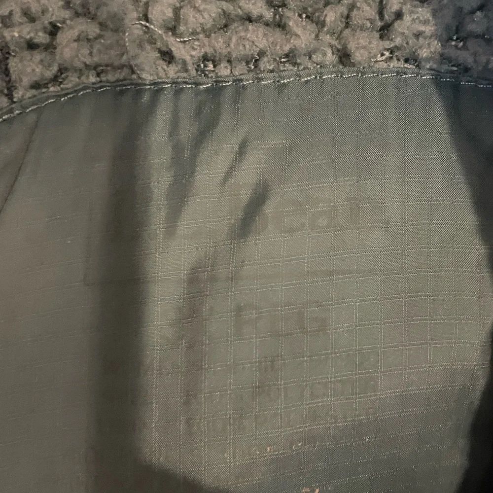 LL Bean Women’s Quilted Jacket - Picture 4 of 5
